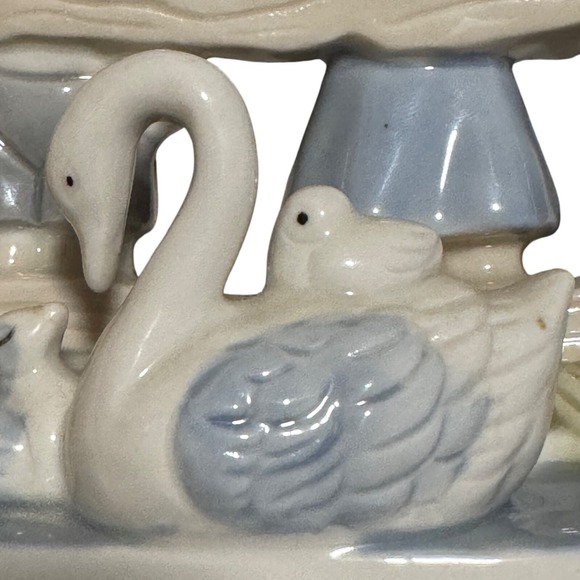 VTG 1988 Artmark Country Pond Dutch Boy Girl Swan Fine Porcelain Figurine - Picture 11 of 13